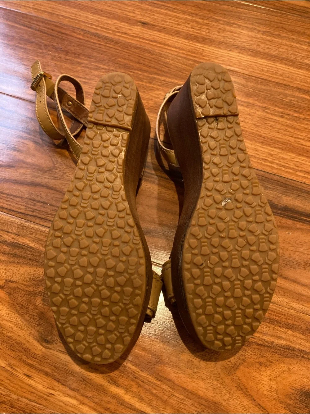 Tory Burch Beige Leather Ankle-Strap Sandals with Gold Logo size 6.5